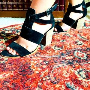 Hinge stacked heel sandal size 9.5